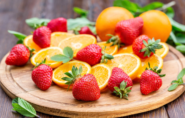 Vitamin C Bantu Tingkatkan Imun Tubuh, Gimana Cara Kerjanya?