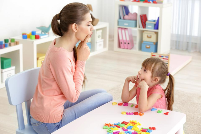 Speech Delay Dapat Dialami Anak, Ketahui 5 Penyebabnya