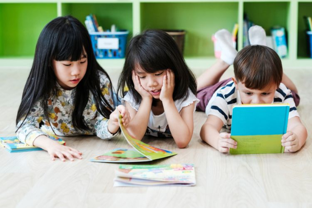 5 Trik Jitu Belajar Membaca Anak TK. Anti Bosan dan Menyenangkan!