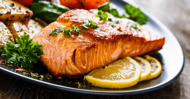 5 Makanan yang Perlu Dikonsumsi Usai Vaksin, Bikin Imun Tetap Stabil!