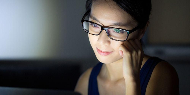 5 Tips Menjaga Kesehatan Mata Selama WFH. Yuk Terapkan!