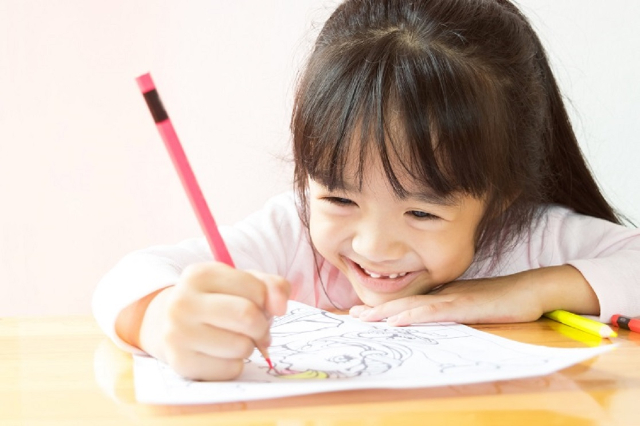 5 Alasan Pentingnya Belajar Menggambar Bagi Anak, Moms Sudah Tahu?
