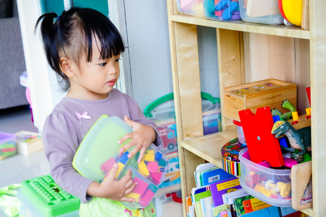 5 Tips Membersihkan Rumah Bareng Keluarga, Dijamin Seru Lho