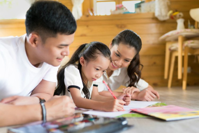 Fakta Anak Bungsu: Mulai dari Perkembangan Hingga Pola Asuh yang Sesuai