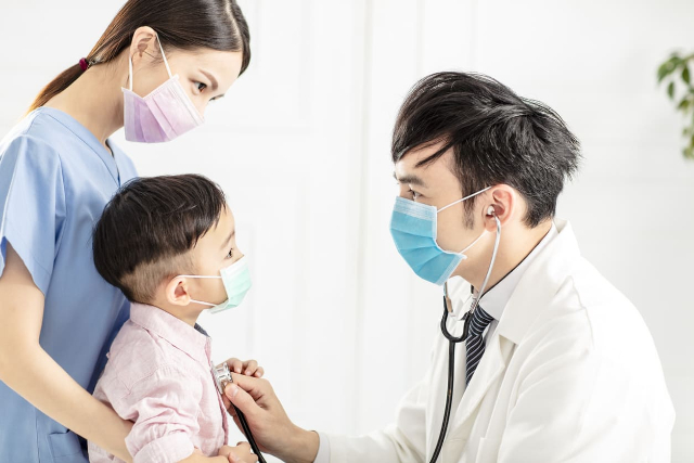 Jangan Panik! Jika Anak Demam Habis Vaksin, Lakukan 5 Hal Ini Ya