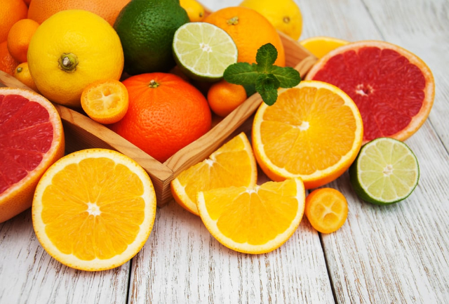 Konsumsi Vitamin C 1000 Mg Sehari, Bolehkah Dilakukan?