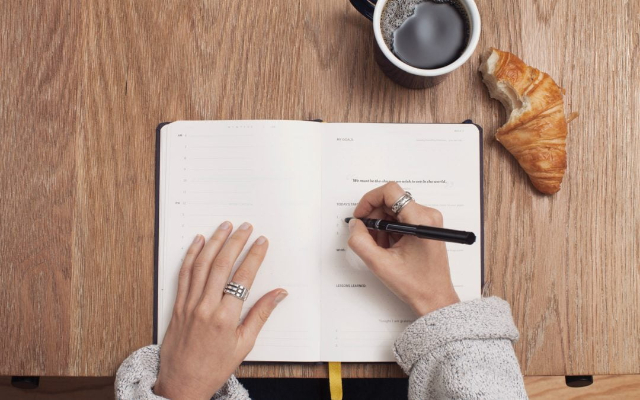 Sering Burnout Selama WFH? Atasi Dengan 7 Trik Jitu Ini Ya