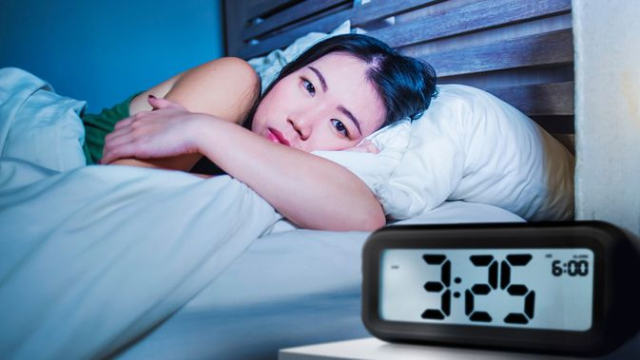6 Gejala Stres Akibat Overwork Selama WFH, Kamu Mengalaminya?