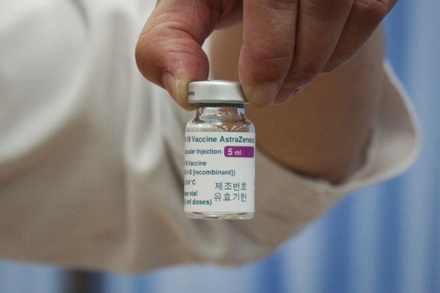 2 Dosis Vaksin AstraZeneca Diberi Jarak Hingga 12 Minggu, Ini Alasannya!