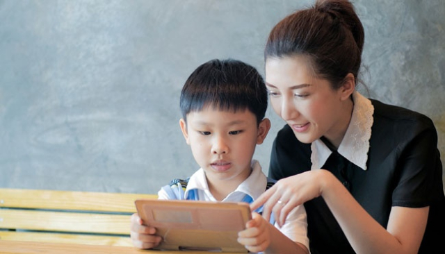 Yuk, Kenali Parental Control Buat Si Kecil yang Doyan Main Gadget!