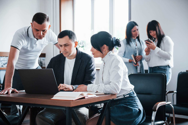 On The Job Training Vs Magang, Apa Perbedaan Keduanya?