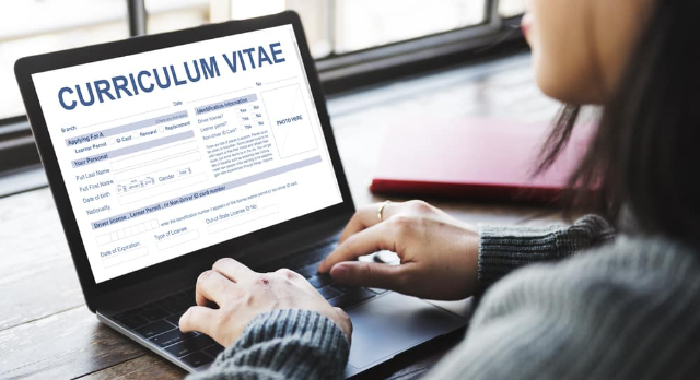 Deretan Trik Membuat CV Fresh Graduate, Bikin Makin Dilirik Perusahaan!