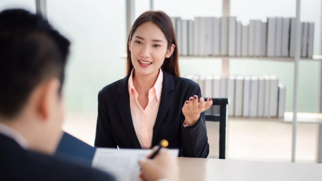 5 Tips Perkenakan Saat Interview, Tinggalkan Kesan Baik!