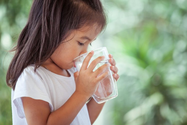 5 Tips Mencegah Dehidrasi pada Si Kecil, Wajib Diketahui!