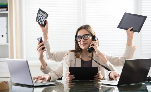 7 Tips Meringankan Beban Kerja, Bantu Kurangi Rasa Tertekan!