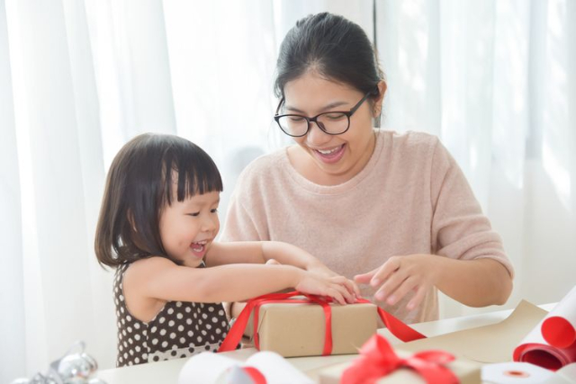 Manfaat Memberi Reward pada Anak dan Cara Tepat Lakukannya