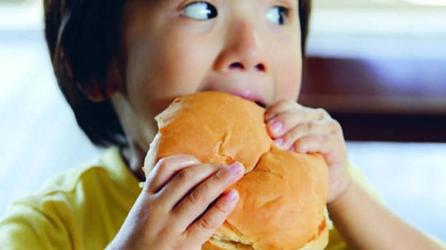 6 Cara Mengatasi Anak Susah Makan, Yuk, Coba Diterapkan!