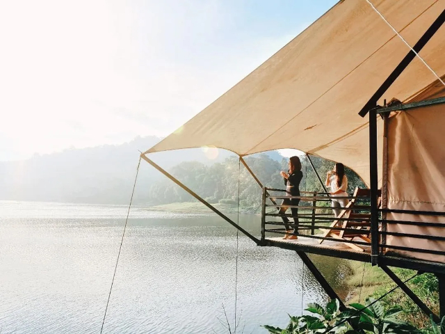 5 Rekomendasi Tempat Camping di Bandung, Tertarik Nyoba?