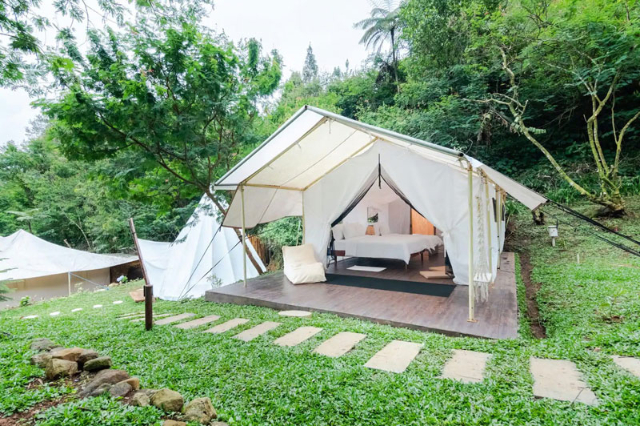5 Rekomendasi Glamping di Bogor yang Bikin Betah!