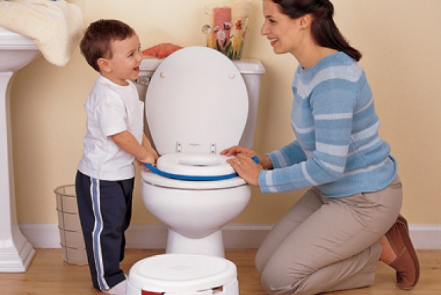 6 Trik Melatih Toilet Training Anak, Gak Sulit, Kok!