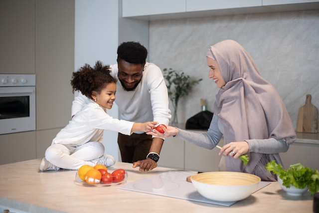 Jenis & Tips Memenuhi Vitamin untuk Anak yang Sering Sakit