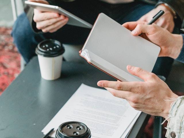 Work From Café: Mengapa Bisa Lebih Produktif? Ini Tipsnya