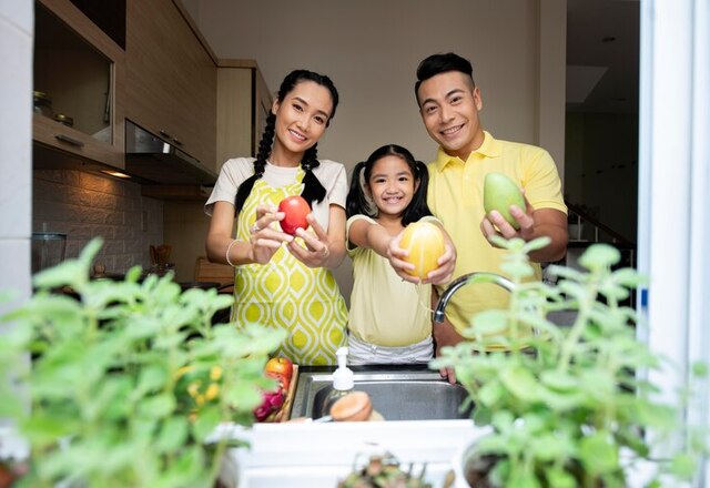 7 Cara Menerapkan Organic Parenting, Solusi Jauhkan Gadget!