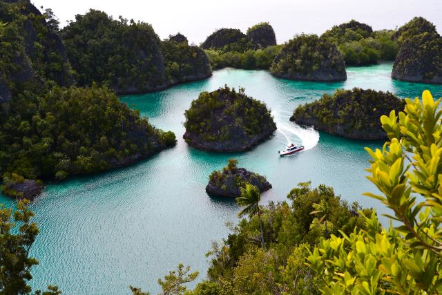 Sangat Romantis Se-Indonesia, Ini Tempat Honeymoon Terbaik