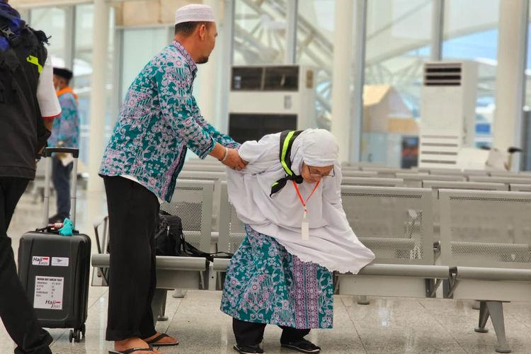 Daftar 7 Persiapan Umrah untuk Lansia dan 3 Tips Sehatnya