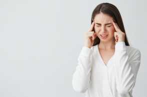 Kurang Vit C Sebabkan Sakit Kepala Tegang? Hoax atau Fakta?