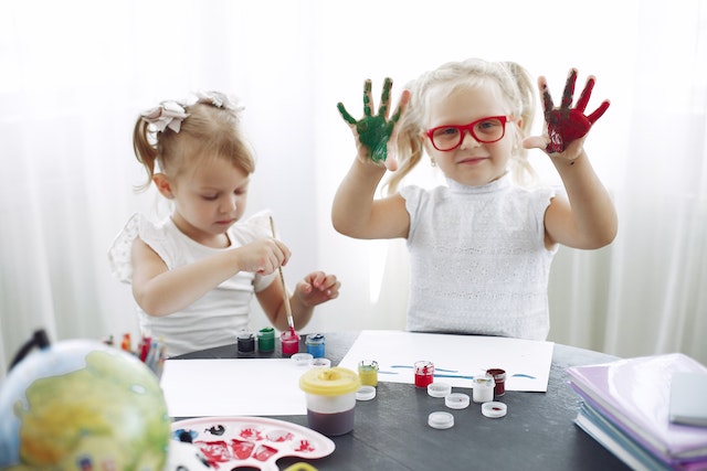 7 Tips Penting Memilih Daycare Terbaik untuk Anak