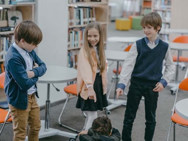 Cegah Anak Jadi Pelaku Bullying dengan 5 Tips Berikut