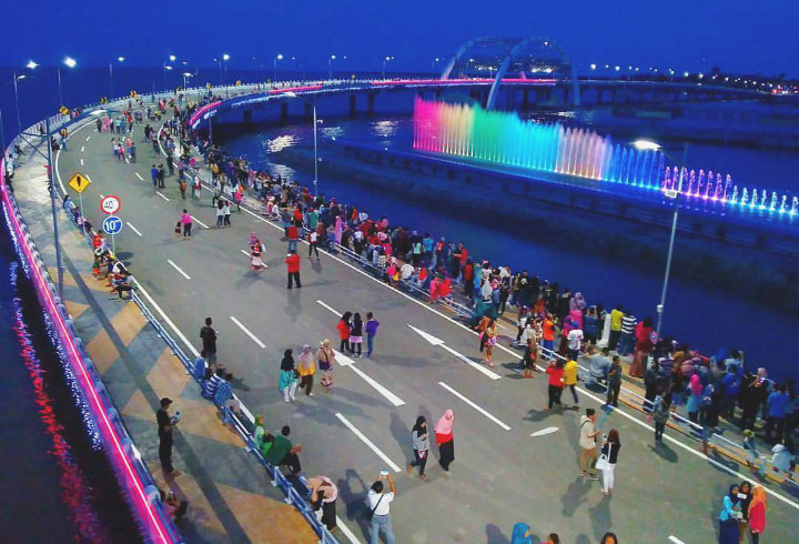 Ajak Keluarga Jalan-Jalan ke 7 Wisata Malam Surabaya Berikut