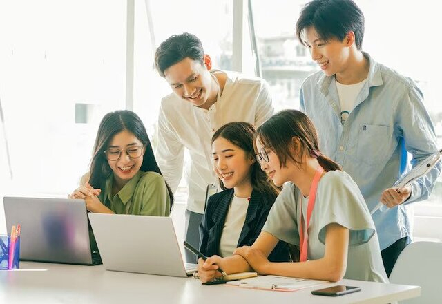8 Cara Bangun Hubungan Baik dengan Partner Kerja
